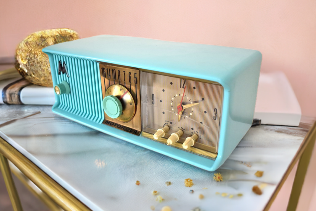 Aquamarine Turquoise 1957 Motorola Model 56CD4 Vacuum Tube AM Clock Radio Rare Model and Color Sounds Fantastic!