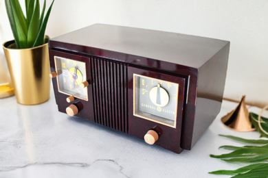 Bluetooth Ready To Go - Burgundy Swirly Vintage 1952 General Electric Model 535 AM Vacuum Tube Clock Radio Excellent Condition Great Receiver!