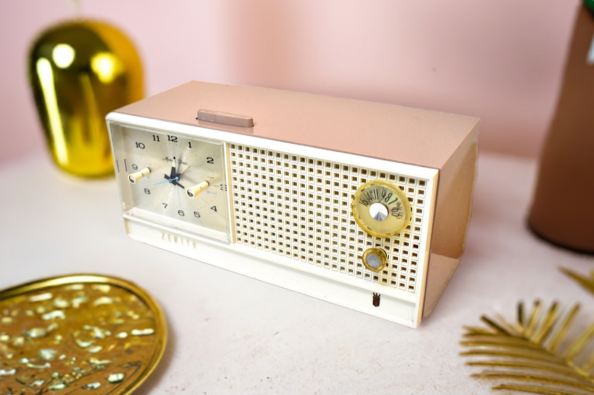 Dusty Rose and White 1962 Zenith Model H519L AM Vacuum Tube Clock Radio Sounds Terrific and Excellent Condition!