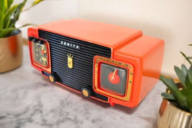 Persimmon 1954 Zenith T524V AM Vacuum Tube Clock Radio Works Great and Excellent Plus Condition!