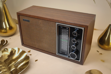 ソニーだけ！ 1975 ～ 1977 年 Sony モデル TFM-9440W AM/FM ソリッドステート トランジスタ ラジオのサウンドは素晴らしいです。