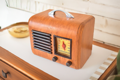 Artisan Crafted Wood 1947 General Television Model 2A5 AM Vacuum Tube Radio Totally Restored and Sounds Wonderful!