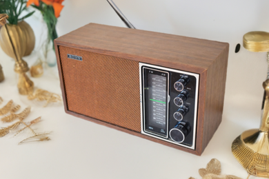 Sony Only! 1975-1977 Sony Model TFM-9440W AM/FM Solid State Transistor Radio Sounds Great!