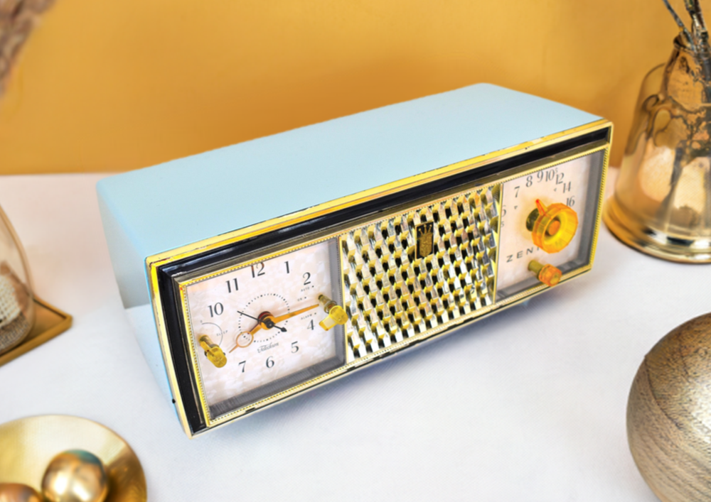 Diamond Blue 1960 Zenith Model C520B 'The Saxony' Vacuum Tube AM