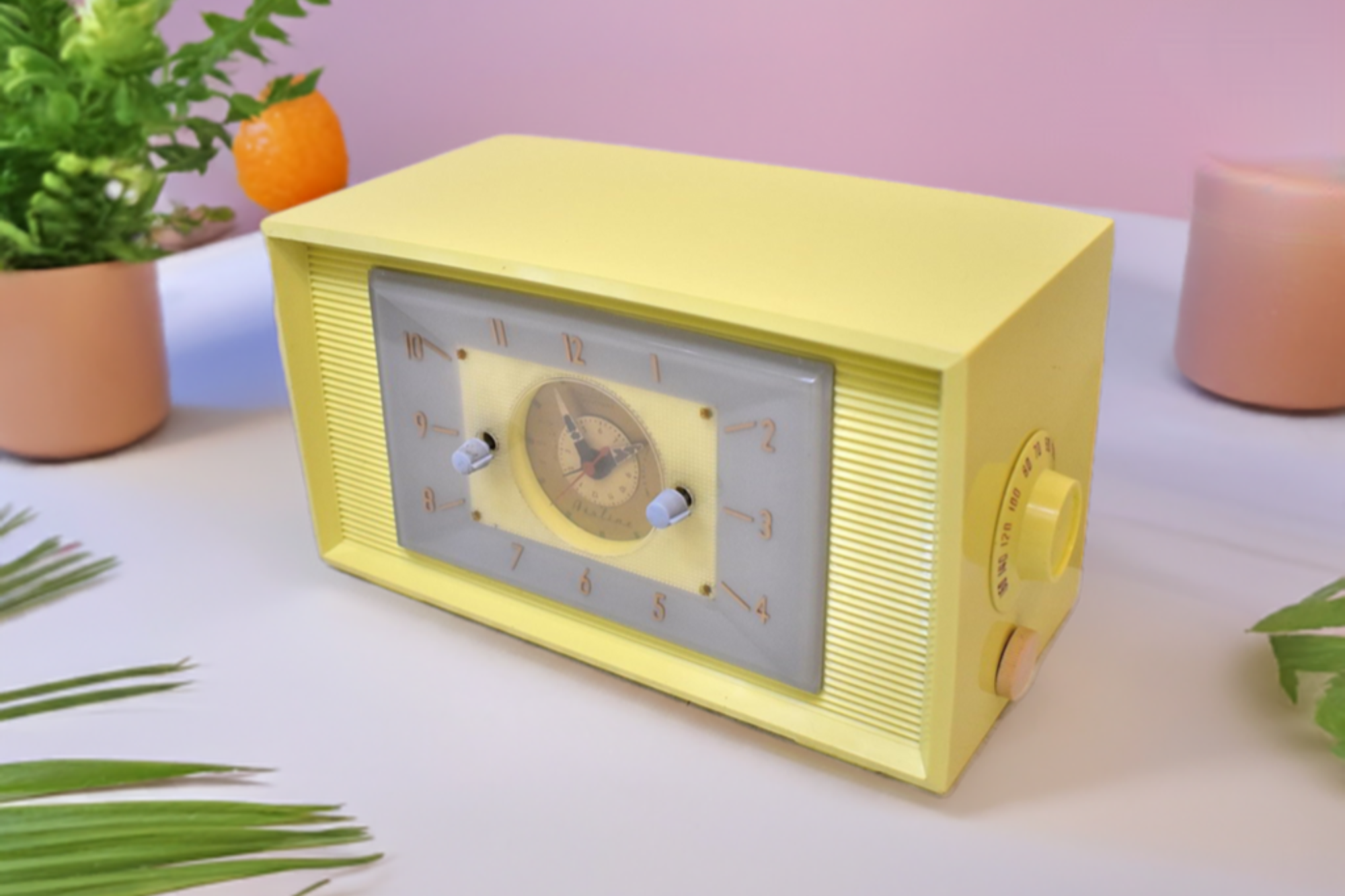 Chiffon Yellow 1954 Airline Model 25GSL-1561 AM Vacuum Tube Radio Rare Awesome Color Sounds Great! Excellent Condition!