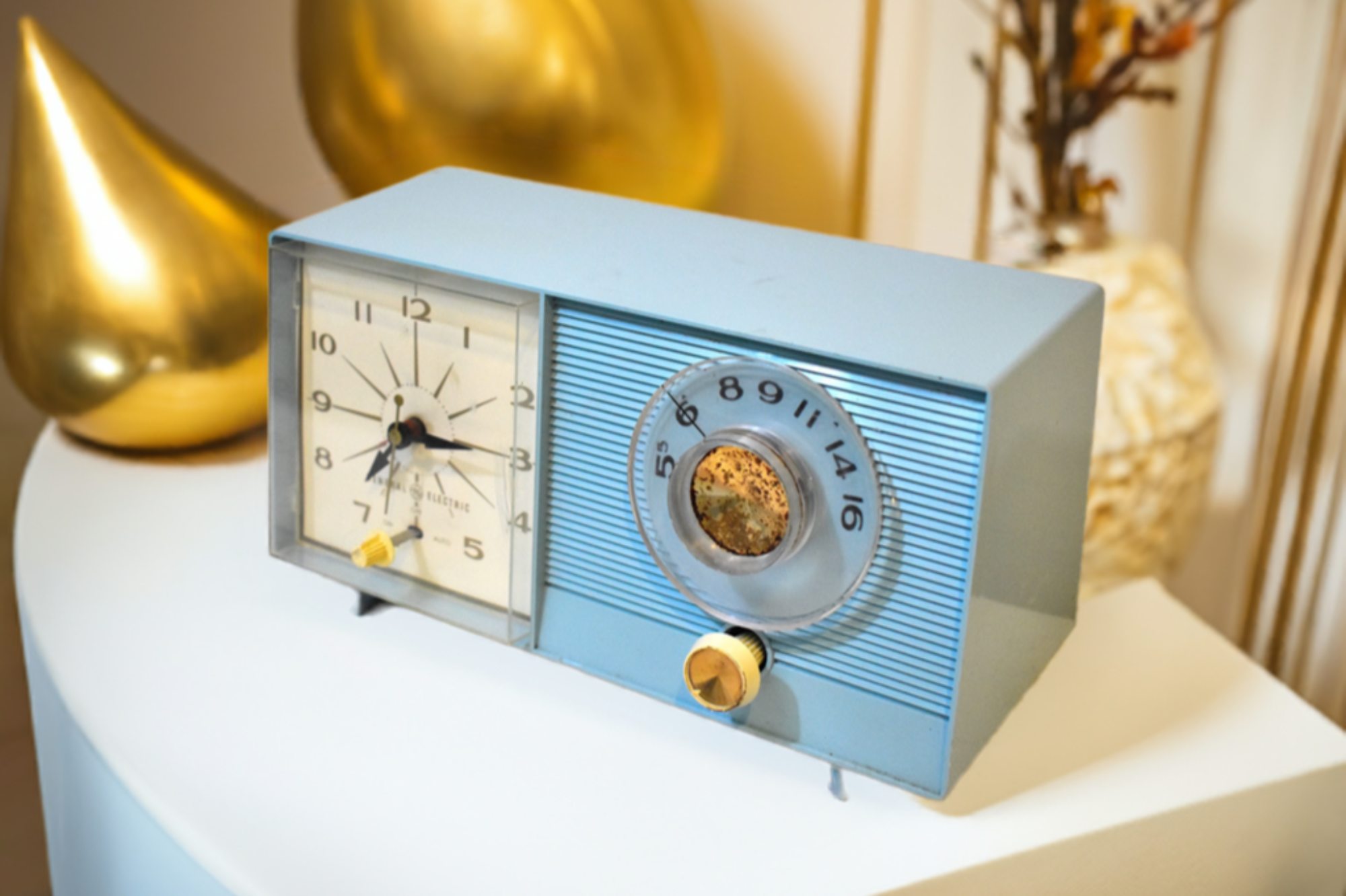 Bluetooth Ready To Go - Powder Blue Vintage 1964 General Electric Model C-403D AM Vacuum Tube Alarm Clock Radio Sounds Great!