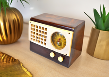 画像をギャラリービューアに読み込む, Butterscotch Honey Gold Catalin 1946 Emerson Model 520 Vacuum Tube AM Radio Sounds Great! Excellent Condition!