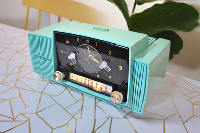 Ocean Turquoise Mid Century 1959 General Electric Model C-416C Vacuum Tube AM Clock Radio Beauty Sounds Fantastic Excellent Condition!