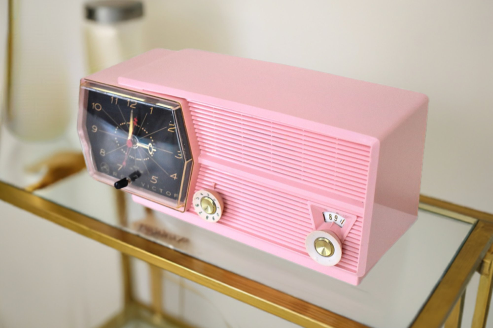 Bluetooth Ready To Go - Melrose Pink 1957 RCA Victor 8-C-5F Vacuum Tube AM Clock Radio Sounds Great! Looks Sleek!