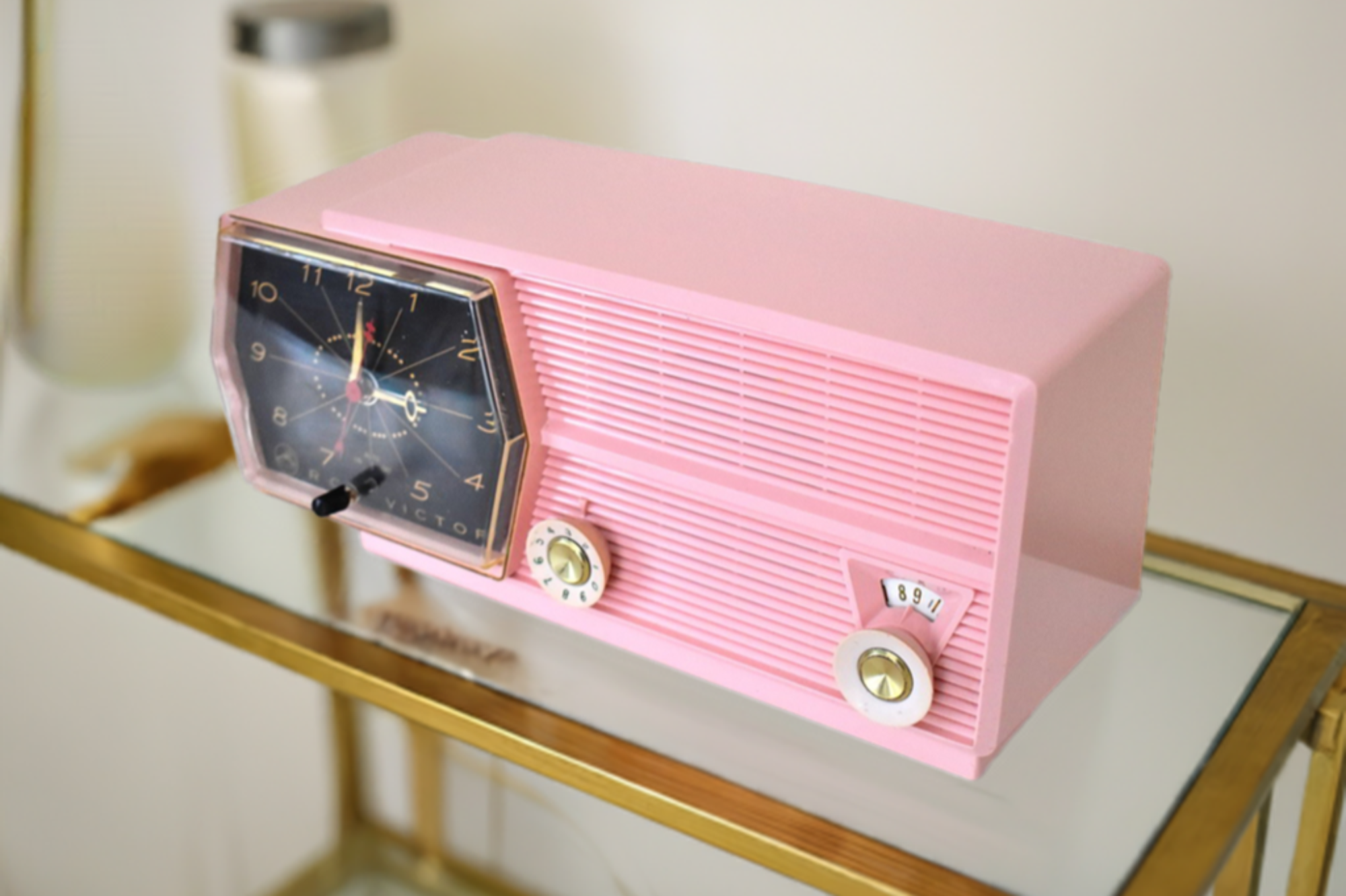 Bluetooth Ready To Go - Melrose Pink 1957 RCA Victor 8-C-5F Vacuum Bluetooth Ready To Go - Melrose Pink 1957 RCA Victor 8-C-5F Vacuum