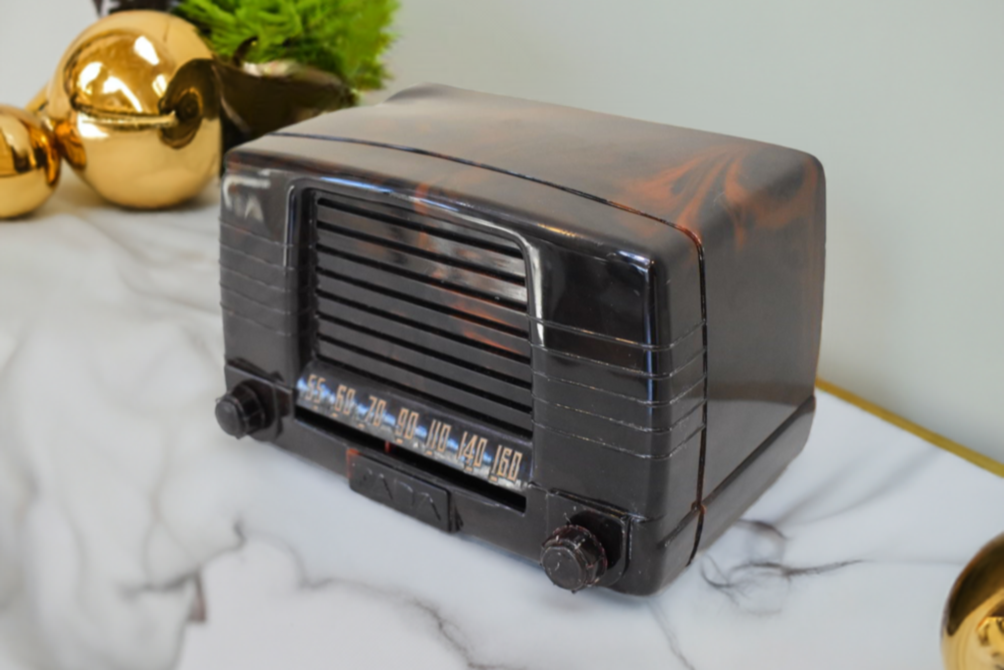 Marbly Brown Mocha Swirl 1949 FADA Model 855 Coloradio AM Vacuum Tube Radio Sounds Great!