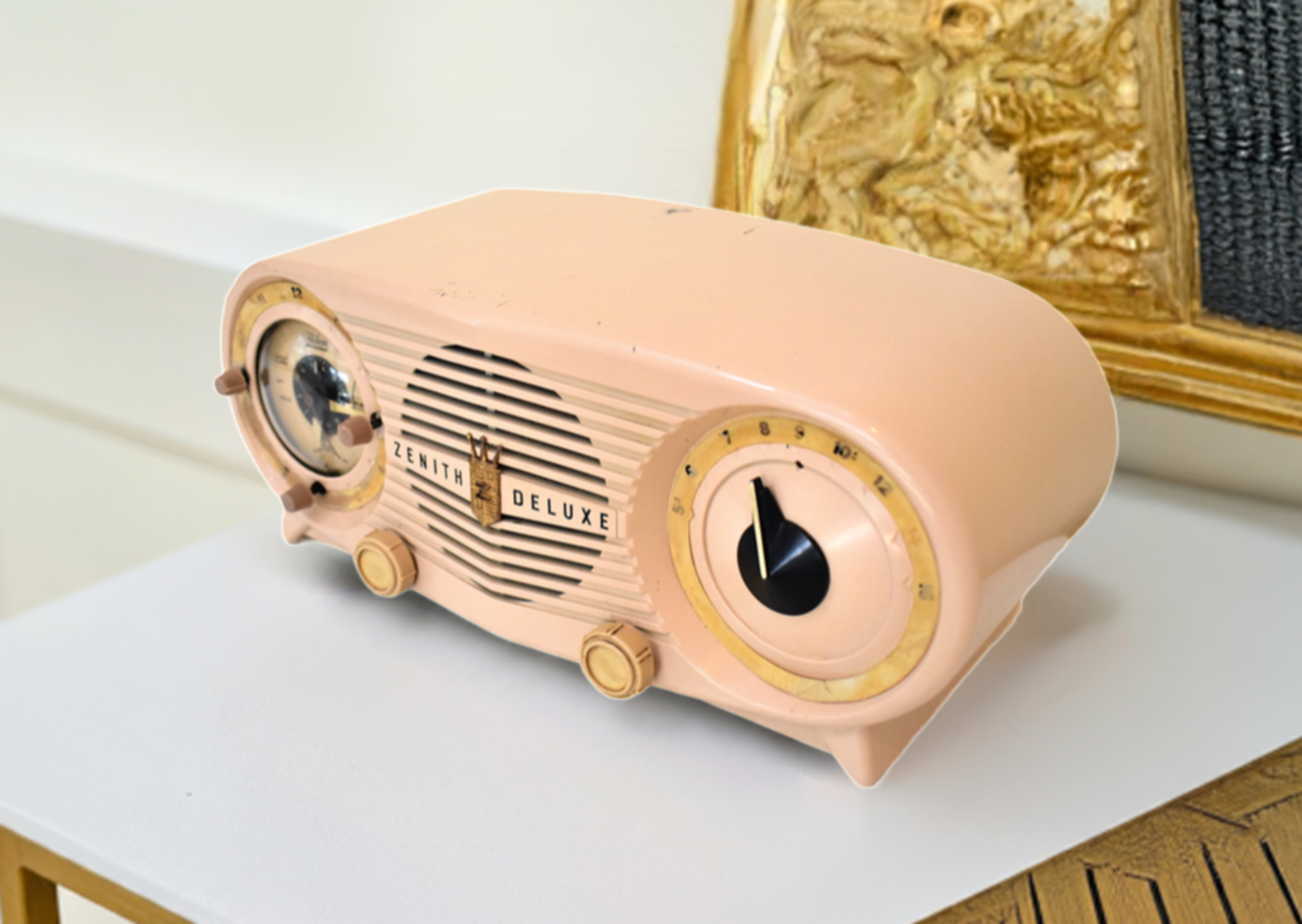 Ballet Pink 1952 Zenith Owl Eyes Model J616 AM Vacuum Tube Radio