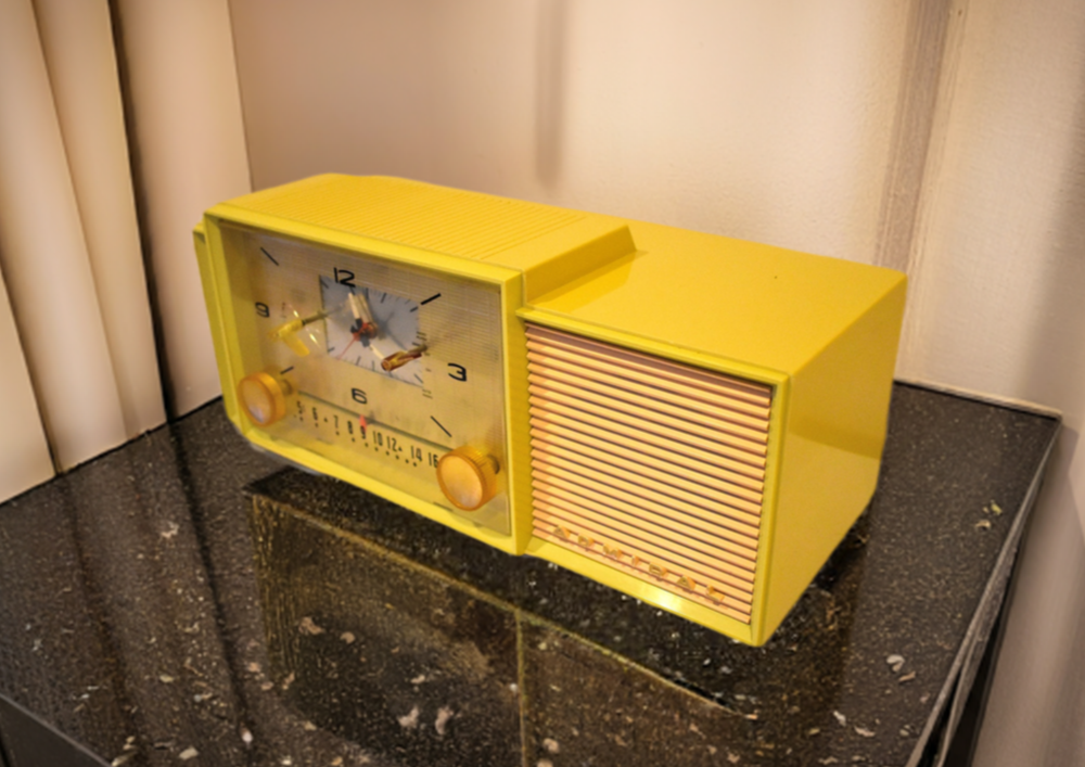 MELLOW YELLOW Mid Century Vintage Retro 1959 Admiral 296 Tube AM