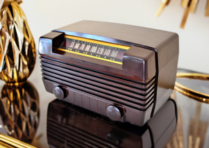 Arabica Brown Bakelite 1946 Radiola Model 61-8 Vacuum Tube AM Radio! Sounds Great! Excellent Condition!
