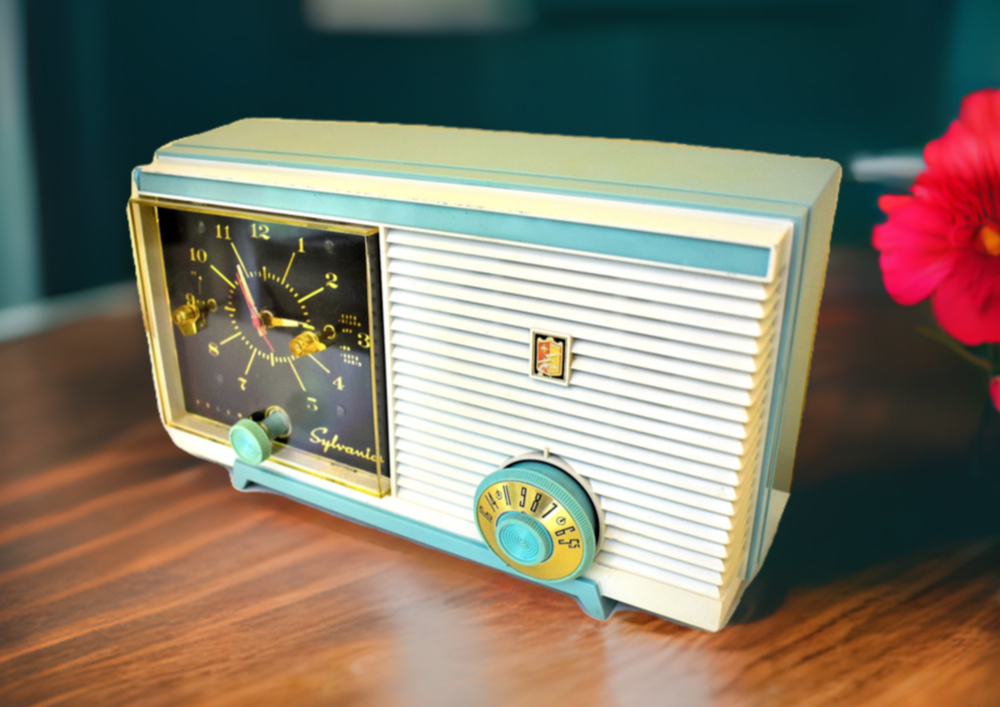 アクアブルーとホワイト 1960 シルバニア モデル 5C11 真空管 AM