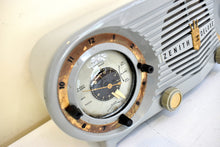 画像をギャラリービューアに読み込む, ガル グレー 1952 ゼニス オウル アイズ モデル J616 AM 真空管ラジオ 素晴らしいサウンド!非常に良い状態！