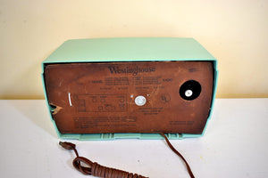 セージグリーンとゴールド ウェスチングハウス 1959 モデル H445T5A AM 真空管ラジオ