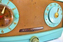 画像をギャラリービューアに読み込む, セージグリーンとゴールド ウェスチングハウス 1959 モデル H445T5A AM 真空管ラジオ