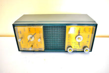 Charger l&#39;image dans la galerie, Inverness Green 1954 Philco Model B712 AM Vacuum Tube Alarm Clock Radio Sounds Great! Rare Model and Color!