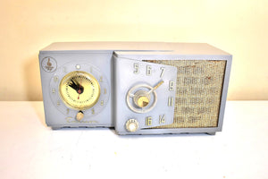 Avant Garde Lavender Grey 1954 Emerson Model 816 Series B Vacuum Tube AM Radio Rare! Excellent Plus Condition! Sounds Great!
