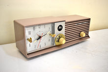 Load image into Gallery viewer, Sahara Taupe 1959 Motorola Model 5T27N-1 Vacuum Tube AM Radio Clean and Gorgeous Looking and Sounding!