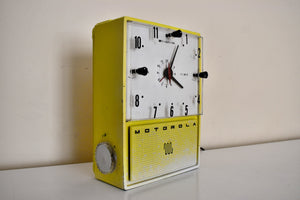 Sunfire Yellow 1951-1952 Motorola Model 52CW1 AM Vacuum Tube Clock Radio Rare Color Sounds Great!