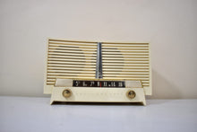 画像をギャラリービューアに読み込む, Ivory White 1955 Westinghouse H-435T5 AM Vacuum Tube Retro Radio Excellent Condition Sounds Great!