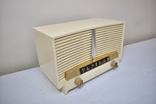 画像をギャラリービューアに読み込む, Ivory White 1955 Westinghouse H-435T5 AM Vacuum Tube Retro Radio Excellent Condition Sounds Great!