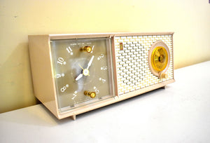 Pale Pink 1962 Zenith  Model J514 AM Vacuum Tube Radio Great Sounding! Excellent Condition!