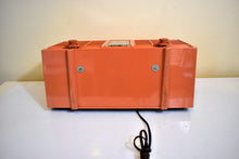 Charger l&#39;image dans la galerie, Pumpkin Spice 1956-1957 Arvin Model 3561 Vacuum Tube Radio Dual Speaker Primo Sound and Looks!