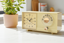 画像をギャラリービューアに読み込む, Beige Ivory Vintage 1964 General Electric Model C-403B AM Vacuum Tube Clock Radio Sounds Great!