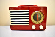 Charger l&#39;image dans la galerie, Red White and Blue 1940 Emerson Patriot Model 400 Vacuum Tube AM Radio Works Great!