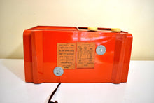 Charger l&#39;image dans la galerie, Mandarin Orange 1953 Philco Transitone Model 53-562 AM Vacuum Tube Radio Sounds Great! Rare Factory Color!