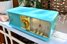 Charger l'image dans la galerie, Aquamarine Turquoise 1957 Motorola Model 56CD Vacuum Tube AM Clock Radio Rare Beautiful Color Sounds Fantastic!