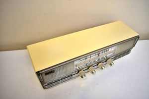 Buttercream Ivory 1961 Rincan Tempest Model 707 AM FM Radio Beauty and Sounds Great! Excellent Plus Condition!