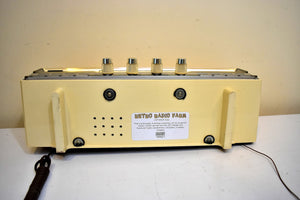 Buttercream Ivory 1961 Rincan Tempest Model 707 AM FM Radio Beauty and Sounds Great! Excellent Plus Condition!