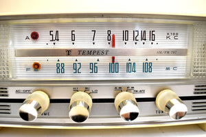 Buttercream Ivory 1961 Rincan Tempest Model 707 AM FM Radio Beauty and Sounds Great! Excellent Plus Condition!