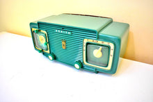 Charger l&#39;image dans la galerie, Safari Green 1953 Zenith Model L520F Vacuum Tube Radio Looks and Sounds Great! Excellent Condition!