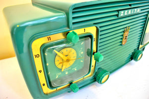 Safari Green 1953 Zenith Model L520F Vacuum Tube Radio Looks and Sounds Great! Excellent Condition!