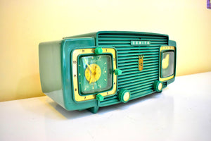 Safari Green 1953 Zenith Model L520F Vacuum Tube Radio Looks and Sounds Great! Excellent Condition!