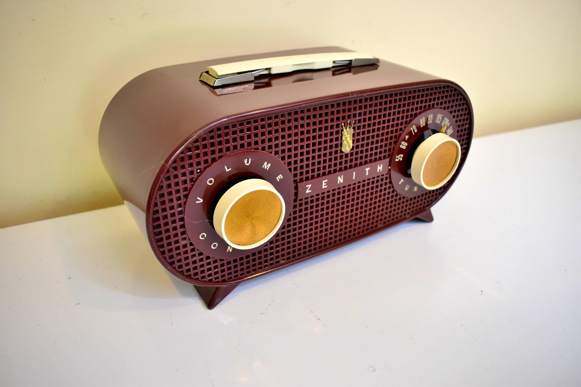 Zenith Radio Model R59423 Burgundy Red 1955 Zenith Model R510R Vacuum Tube AM Radio Oval Owl Eye ...