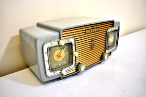 Gull Gray 1953 Zenith Model K622 Vacuum Tube Radio Alarm Clock Looks and Sounds Great! Excellent Condition!