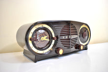 Load image into Gallery viewer, Espresso Brown 1952 Zenith Owl Eyes Model J616 AM Vacuum Tube Radio Great Sounding! Excellent Condition!