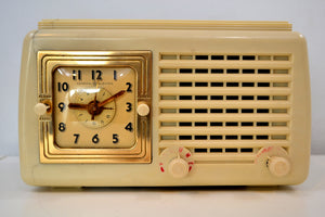 Carrara White Plaskon 1946 General Electric Model 50 Retro AM Vacuum Tube Clock Radio Works and Looks Great! - [product_type} - General Electric - Retro Radio Farm