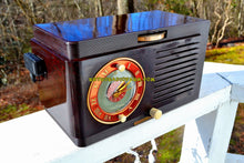 Charger l&#39;image dans la galerie, SOLD! - Mar 11, 2018 - BLUETOOTH MP3 READY - Art Deco 1952 General Electric Model 60 AM Brown Bakelite Tube Clock Radio Totally Restored! - [product_type} - General Electric - Retro Radio Farm