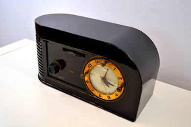 SOLD! - Jan. 16, 2019 - Casablanca Black Golden Age Art Deco 1948 Continental Model 1600 AM Tube Clock Radio