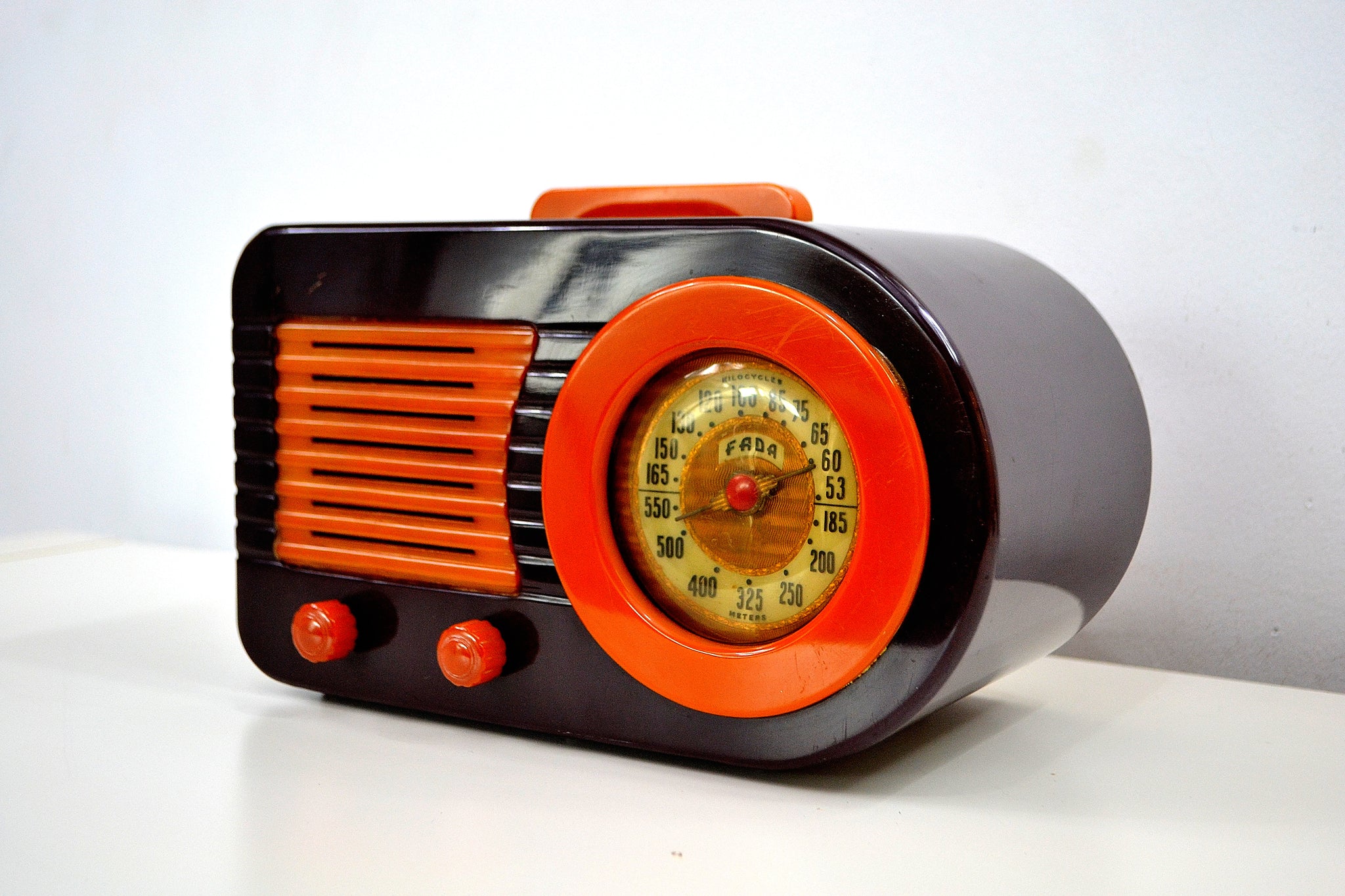 SOLD Feb 6 2020 Gorgeous Catalin Vintage 1946 Fada Model 1000 AM Sold feb 6 2020 gorgeous catalin vintage 1946 fada model 1000 am