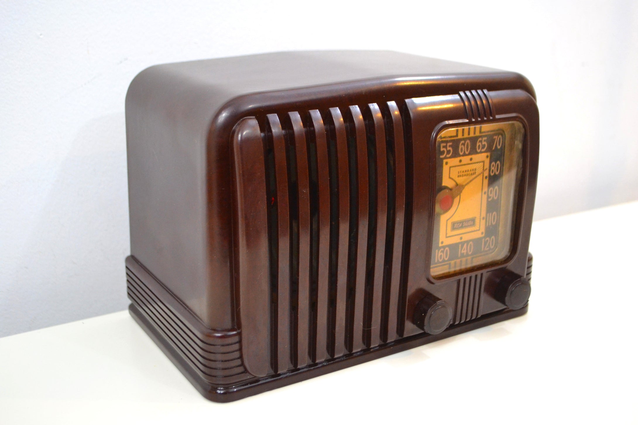 SOLD! - Feb. 2, 2020 - Wondrous Walnut Brown Bakelite 1939 RCA Victor Model 45-X-11 AM Tube Radio Fine Looking Great Sounding! - [product_type} - RCA Victor - Retro Radio Farm