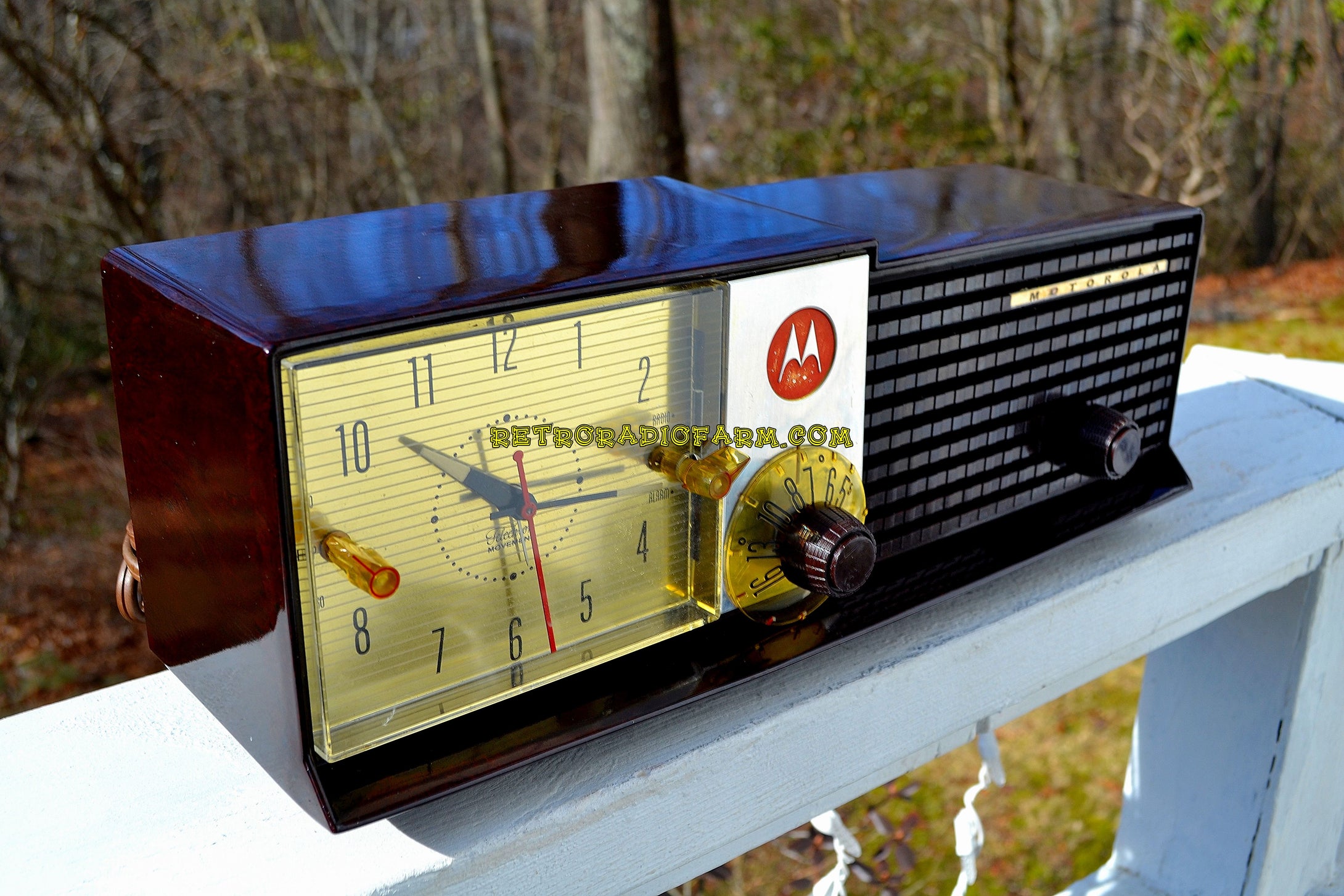 SOLD! - May 14, 2018 - IMMACULATE Espresso Bi-level Retro Jetsons 1957 Motorola 57CD Tube AM Clock Radio Pristine! - [product_type} - Motorola - Retro Radio Farm