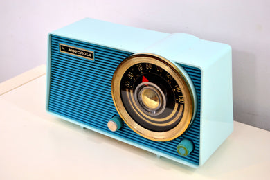 売れました！ - 2019 年 8 月 29 日 - ベイビー ブルー オン ブルー ヴィンテージ 1963 モトローラ モデル A18B49 AM 真空管ラジオ